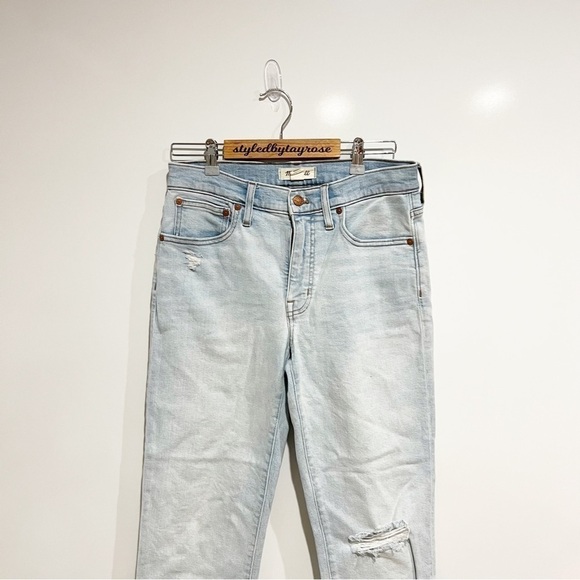 Madewell Mid-Rise Classic Straight Jeans in Wellingford Wash: Knee-Rip Edition - Picture 8 of 14
